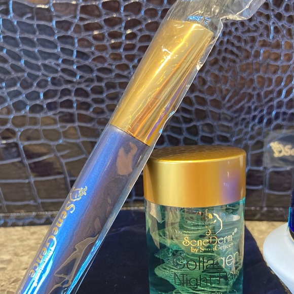 Huge SeneGence bundle SALE plus extra items!! LipSense,ShadowSense, etc - Picture 10 of 11